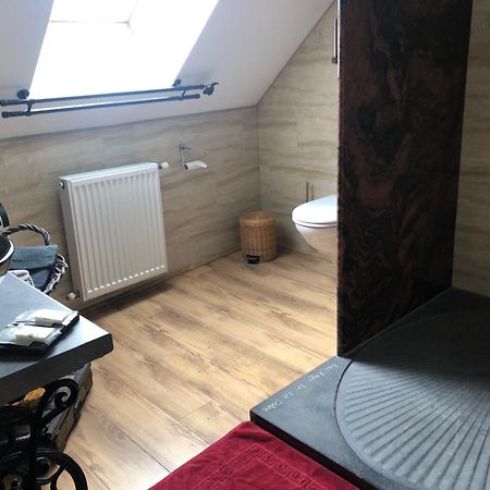 Bed and Breakfast Aux Logis De La Solre Ferriere-la-Petite Экстерьер фото