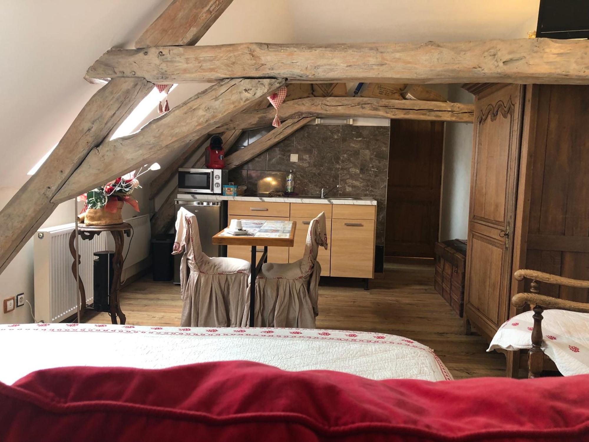 Bed and Breakfast Aux Logis De La Solre Ferriere-la-Petite Экстерьер фото
