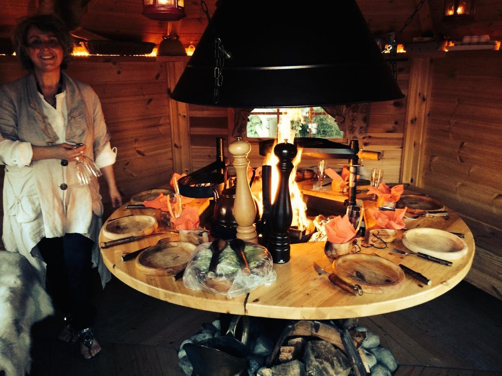 Bed and Breakfast Aux Logis De La Solre Ferriere-la-Petite Экстерьер фото