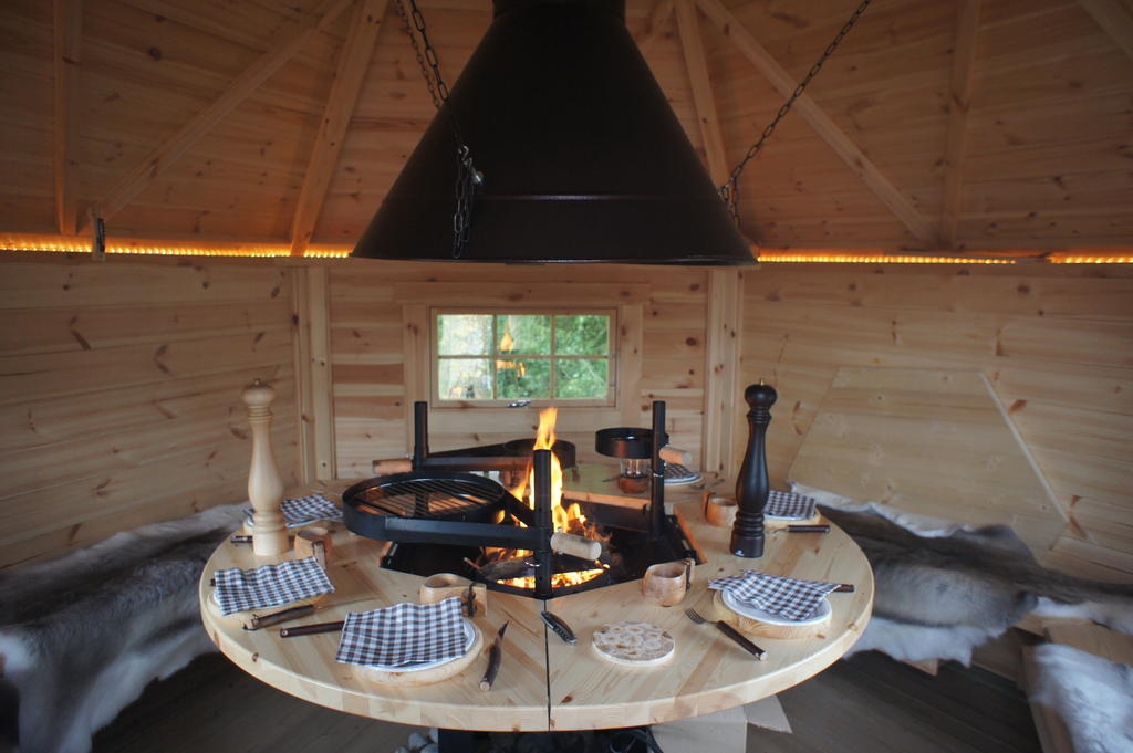 Bed and Breakfast Aux Logis De La Solre Ferriere-la-Petite Экстерьер фото